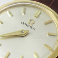 OMEGA（オメガ）｜手巻　レディス　ティアドロップラグ　シルバーサンレイ　2針　ドーフィン